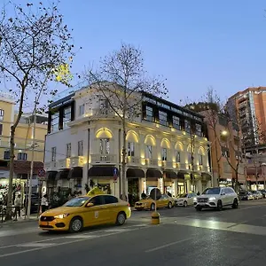 The Crown Boutique & 4*, Tirana Albania